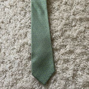 Vineyard, vines necktie. Propellers. Great colors.